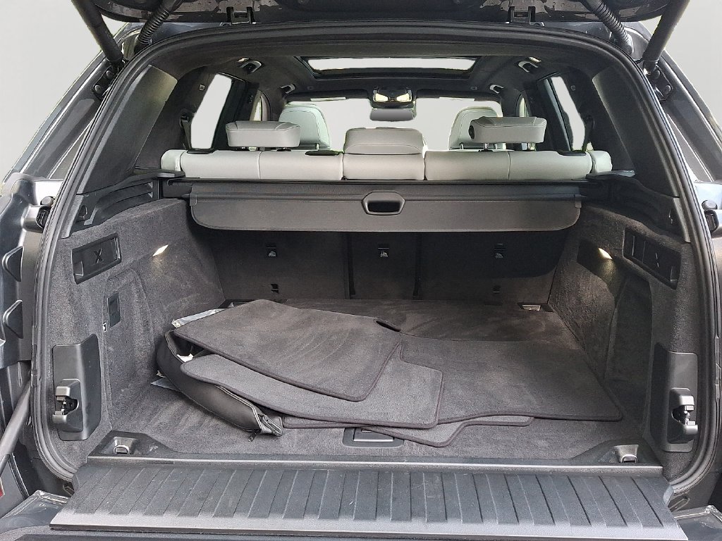 Used 2026 BMW X5 xDrive40i w/ M Sport Package AWD/4WD image 28