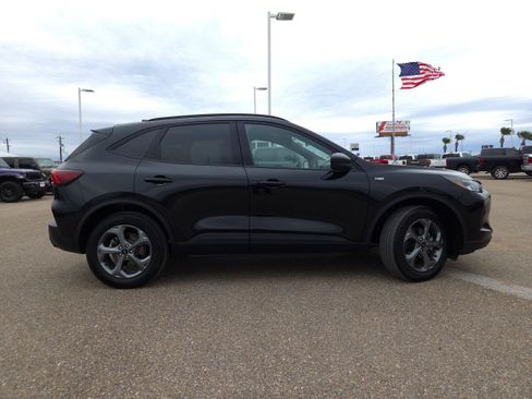 Used 2025 Ford Escape ST-Line image 8