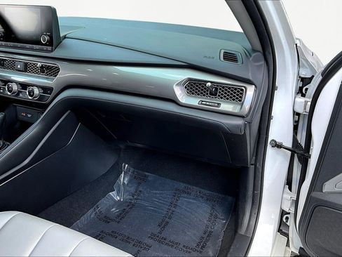 Used 2025 Acura Integra image 18