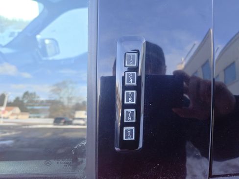 Used 2019 Ford F150 XLT w/ Equipment Group 302A Luxury image 6