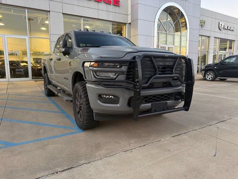 Used 2025 RAM 2500 Big Horn AWD/4WD image 2