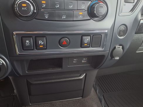 Certified 2024 Nissan Titan SV image 24
