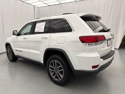 Used 2020 Jeep Grand Cherokee Laredo w/ 18" Wheel & 8.4" Radio Group RWD image 5