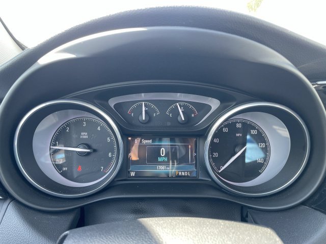 Used 2019 Buick Envision Essence FWD image 11