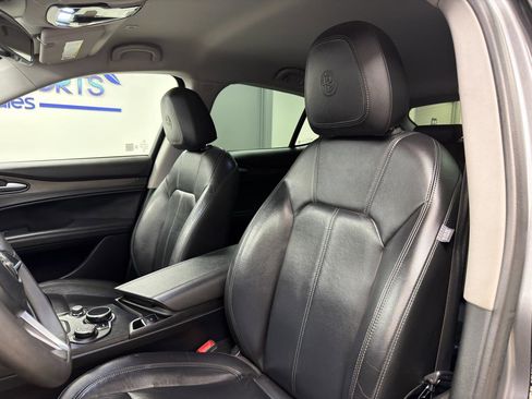 Used 2018 Alfa Romeo Stelvio Sport w/ Quick Order Package 22J Sport image 11