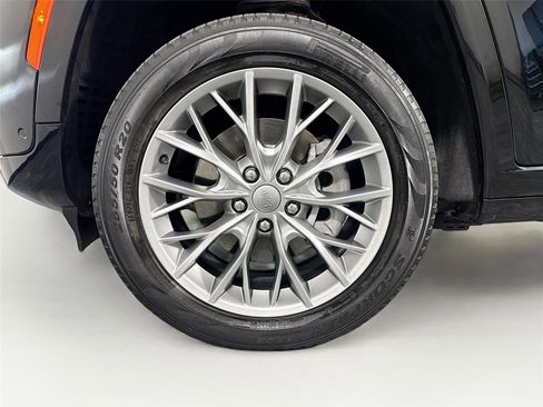 Used 2022 Jeep Grand Cherokee Summit w/ Luxury Tech Group V image 34