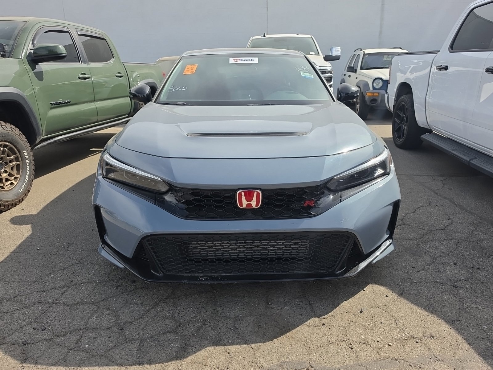 Used 2023 Honda Civic Type R image 2