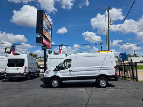 Used 2023 Ford Transit 250 Medium Roof AWD image 3