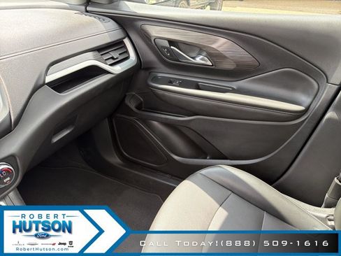 Used 2023 GMC Terrain SLT w/ Elevation Edition FWD image 25