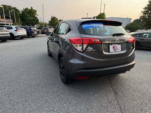 Used 2019 Honda HR-V LX image 6