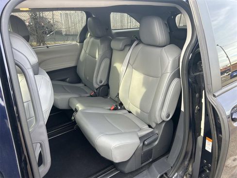 Certified 2024 Toyota Sienna XLE image 15