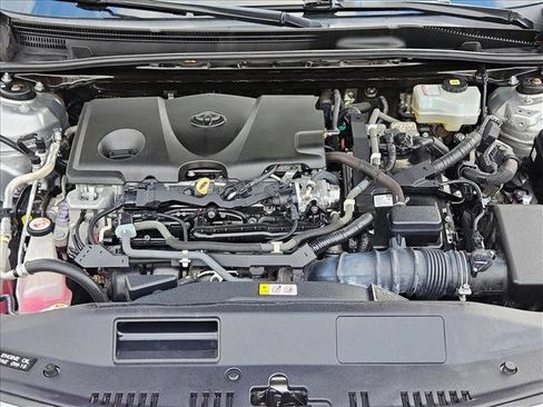 Used 2021 Toyota Camry LE image 24