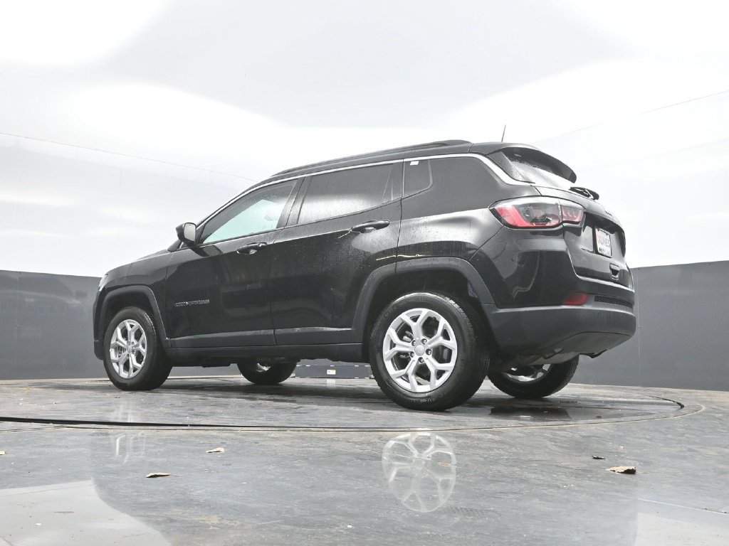 Used 2024 Jeep Compass Latitude AWD/4WD image 36