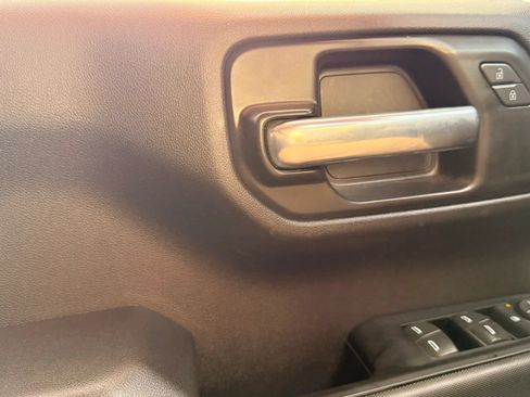 Used 2022 Chevrolet Silverado 1500 Custom AWD/4WD image 25