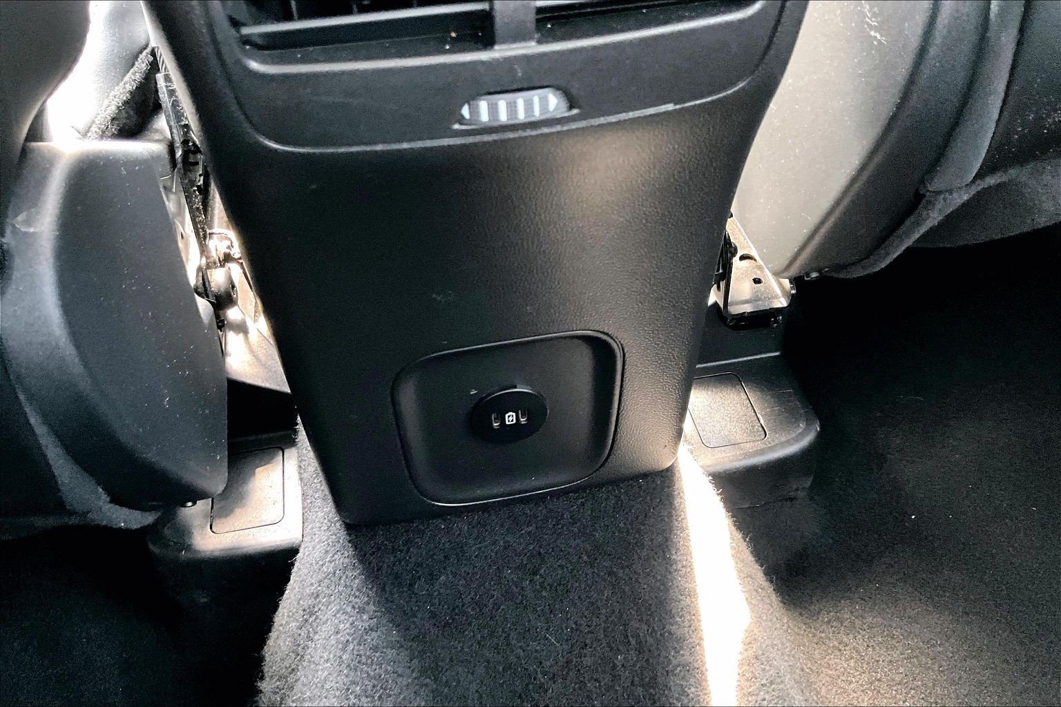 Certified 2025 Ford Escape Platinum AWD/4WD image 37