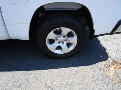 Used 2022 RAM 1500 Big Horn image 25