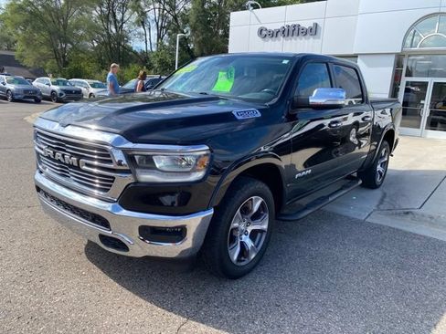 Used 2019 RAM 1500 Laramie AWD/4WD image 10