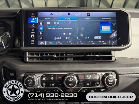 Used 2025 Jeep Wrangler Unlimited Sahara w/ Safety Group AWD/4WD image 25
