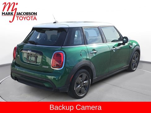 Used 2022 MINI Cooper 4-Door Hardtop image 8