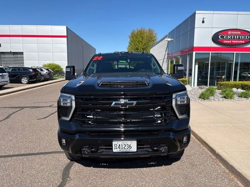 Used 2024 Chevrolet Silverado 2500 LTZ w/ LTZ Plus Package AWD/4WD image 7