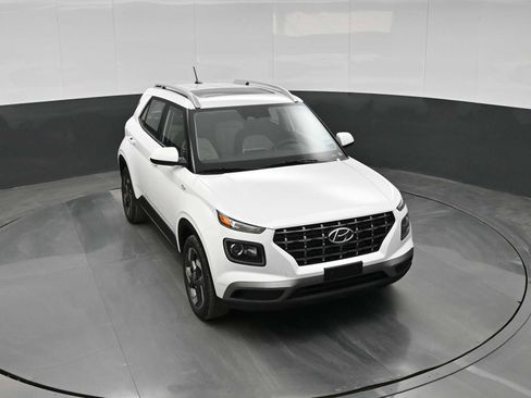 New 2026 Hyundai Venue SEL FWD image 25