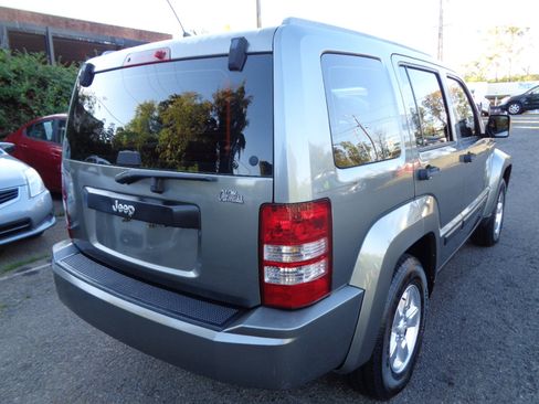 Used 2012 Jeep Liberty Sport image 5