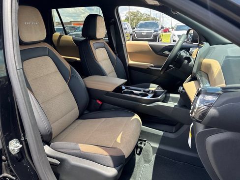 New 2026 Chevrolet Equinox ACTIV w/ Safety and Technology Package AWD/4WD image 11