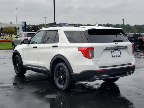 Certified 2023 Ford Explorer XLT w/ Equipment Group 202A AWD/4WD image 3