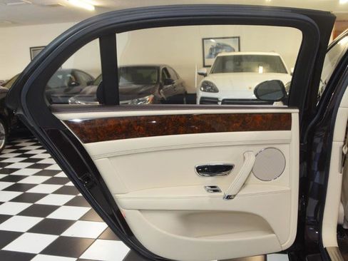 Used 2015 Bentley Flying Spur V8 image 35