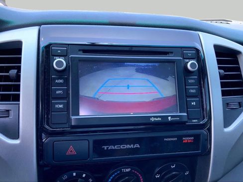 Used 2015 Toyota Tacoma PreRunner w/ SR5 Package RWD image 23
