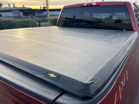 Used 2018 Chevrolet Silverado 1500 LT w/ LT Eassist Package image 10