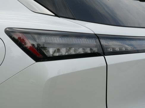 Certified 2025 Nissan Murano SL w/ Cargo Package AWD/4WD image 17