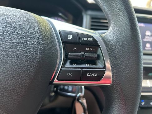Used 2018 Hyundai Sonata SE FWD image 19