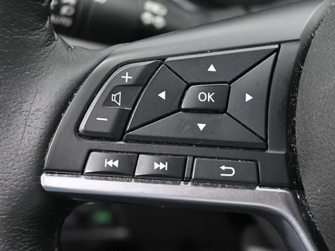 Used 2019 Nissan Rogue SL w/ Premium Package image 19