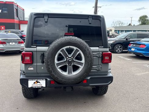 Used 2018 Jeep Wrangler Unlimited Sahara w/ Dual Top Group AWD/4WD image 6