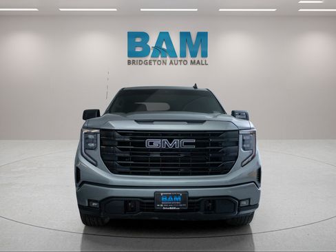 Used 2025 GMC Sierra 1500 Elevation RWD image 2
