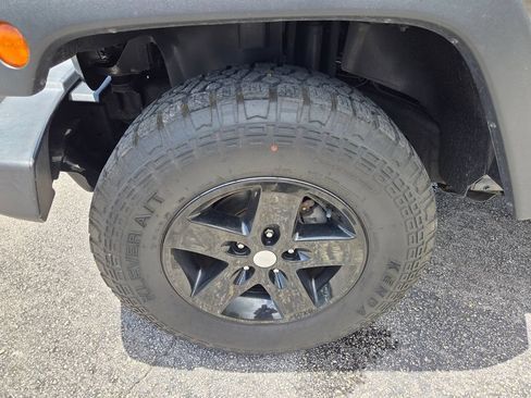 Used 2018 Jeep Wrangler Sport AWD/4WD image 15