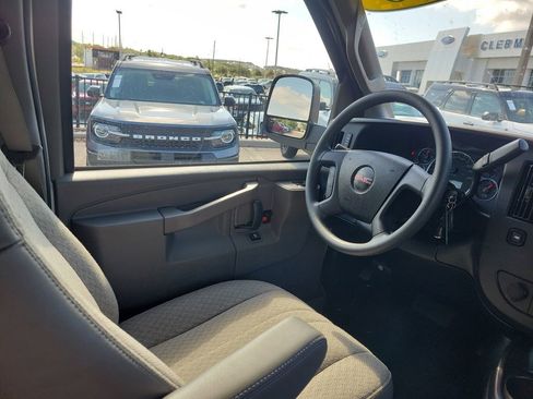 Used 2025 GMC Savana 3500 LT w/ LT Preferred Equipment Group RWD image 13
