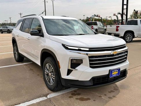 New 2026 Chevrolet Traverse LT w/ Driver Confidence Package image 7