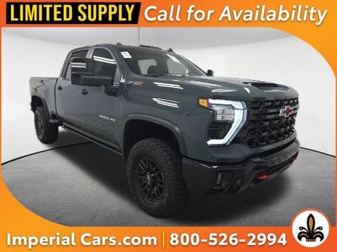 Used 2025 Chevrolet Silverado 2500 ZR2 w/ Technology Package image 1