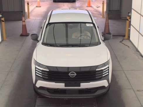 Used 2025 Nissan Kicks S FWD image 1
