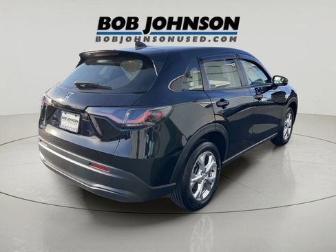 Used 2023 Honda HR-V LX image 3