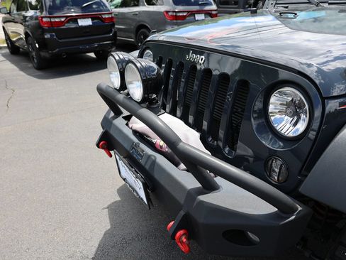 Used 2016 Jeep Wrangler Sport w/ Quick Order Package 24S AWD/4WD image 9
