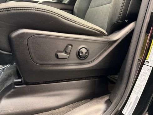 Used 2022 RAM 1500 Big Horn AWD/4WD image 14