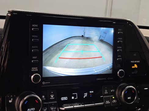 Used 2021 Toyota Highlander XSE FWD image 31