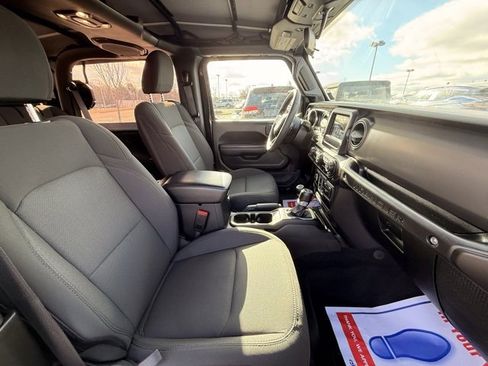 Used 2023 Jeep Wrangler Sport S image 19