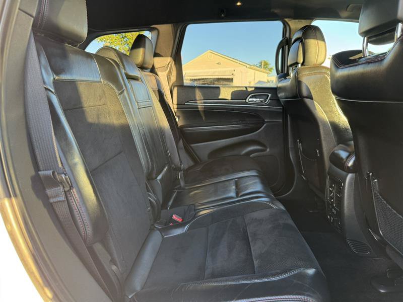 Used 2017 Jeep Grand Cherokee Trailhawk AWD/4WD image 11
