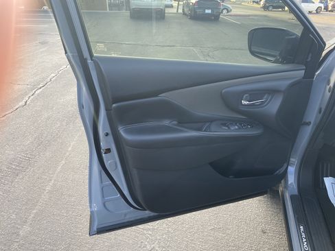 Used 2023 Nissan Murano SV w/ SV Midnight Edition Package image 7