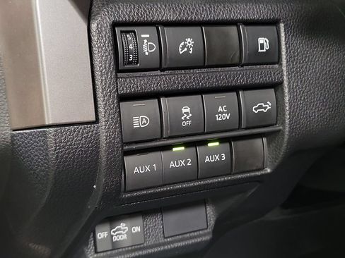 Used 2024 Toyota Tacoma TRD Off-Road w/ TRD Off Road Premium Package AWD/4WD image 27