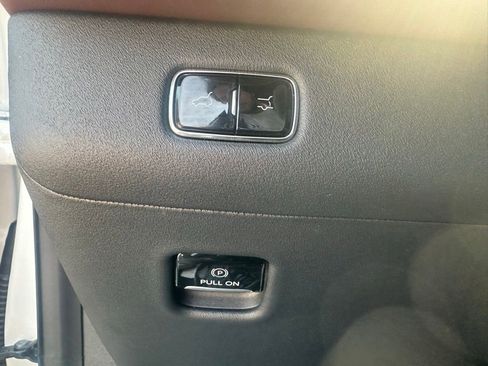 Used 2025 Lincoln Navigator Reserve AWD/4WD image 23